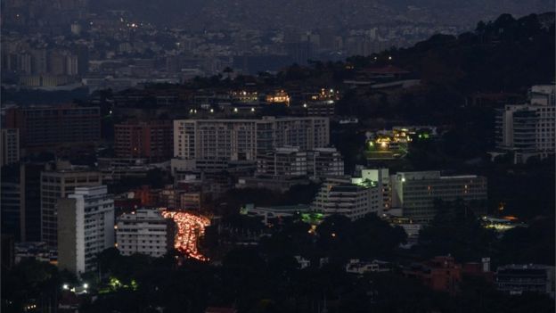 Caracas a oscuras.