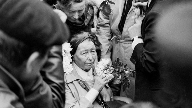 De Beauvoir se desvaneció durante el funeral del Sartre.