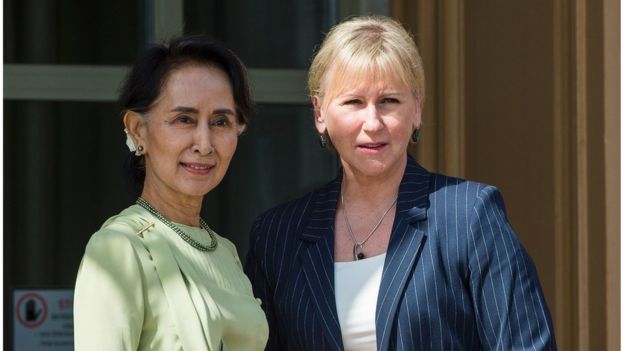 Ngoại trưởng Thụy Điển, Margot Wallström (phải)