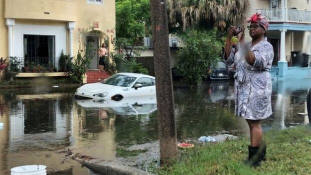 Moradores registram estragos causados pelo fenômeno