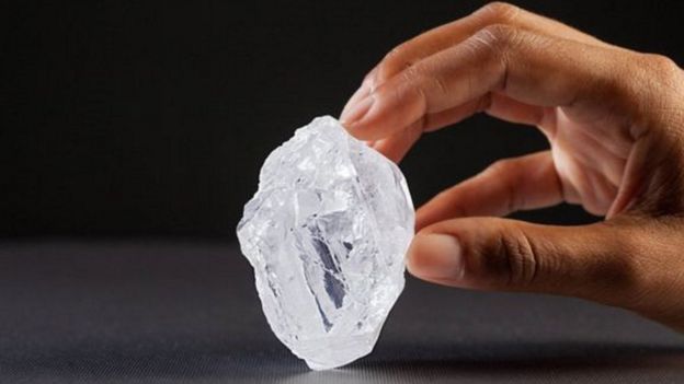 53 مليون دولار لثاني أكبر ألماسة فائقة الجودة في العالم _98025509_diamond
