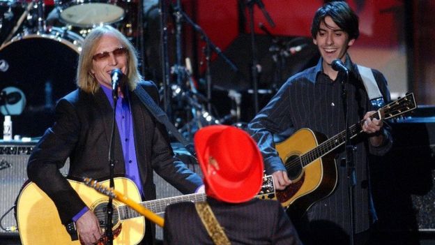 Prince plays with Tom Petty and Dhani Harrison