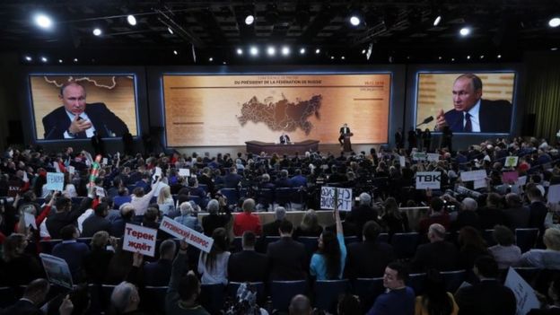 Un auditorio de periodistas con Vladimir Putin en Moscú