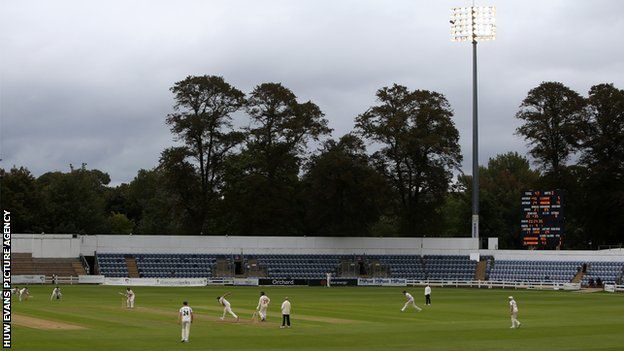 Glamorgan batted in gloomy conditions in Cardiff