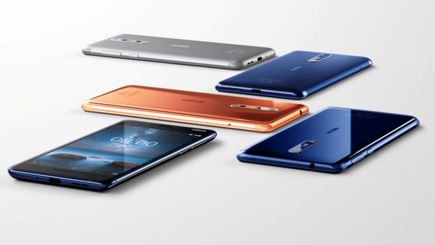 Diferentes celulares Nokia 8 de distintos colores