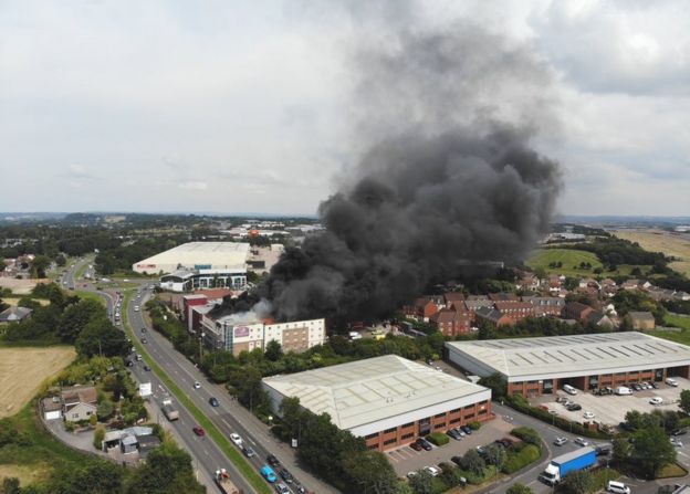 Bristol Premier Inn: Fire at hotel near Cribbs Causeway - BBC News