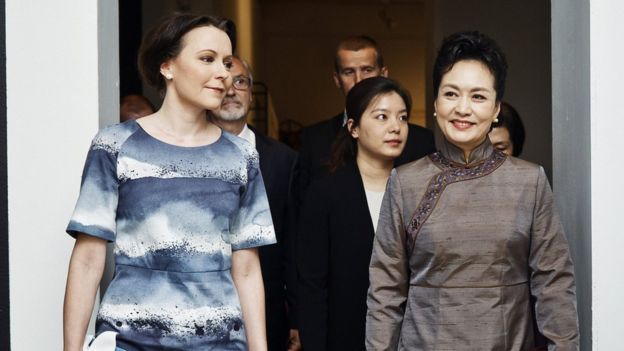 彭丽媛和芬兰总统夫人Jenni Haukio