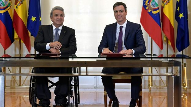 El presidente de Ecuador, Lenin Moreno (izq.) y el jefe de gobierno de EspaÃ±a, Pedro SÃ¡nchez