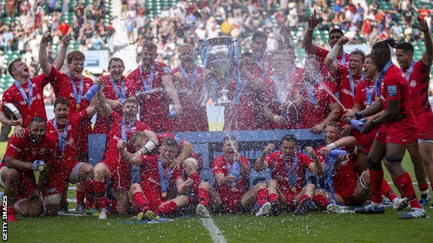 Saracens celebrate their title in 2018-19
