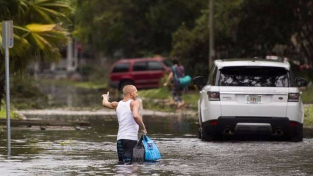 Bão đã suy yếu ở Florida và tại các thành phố lớn dọc theo bờ biển phía đông