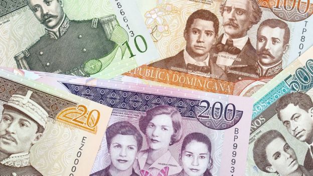 Billetes dominicanos.