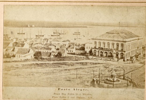Vista do Teatro São Pedro, em Porto Alegre, em 1881. Crédito: Acervo do Museu de Porto Alegre Joaquim Felizardo/Coleção Eva Schmid, Autor Deconhecido