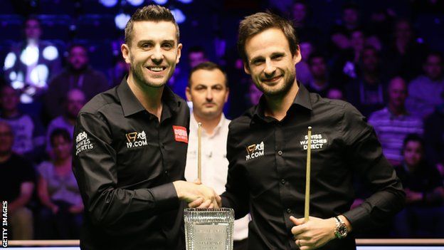 Mark Selby (left) and David Gilbert