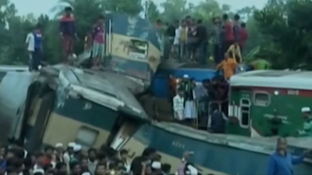 দুর্ঘটনার কারণে এখন রেল যাত্রা নিয়ে শংকাও বেড়েছে যাত্রীদের।