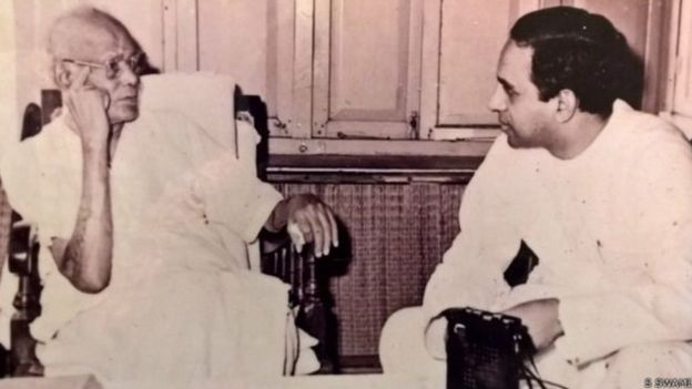 மொரார்ஜி தேசாய் உடன் சுப்பிரமணியன் சுவாமி