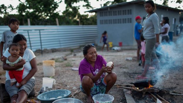 Famílias venezuelanas em Pacaraima