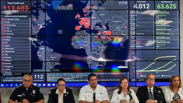 Conferencia de prensa de autoridades sanitarias de Panamá.