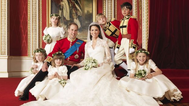 英國媒體報導說，威廉和凱特上演的，是首個不會高高在上、反而與平民非常接近的婚禮。
