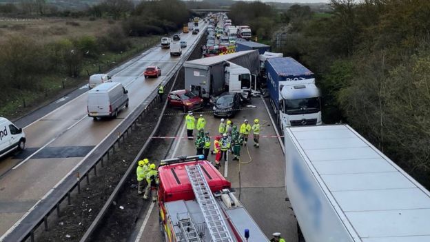 A12: Four lorries jackknife in eight-vehicle crash - BBC News