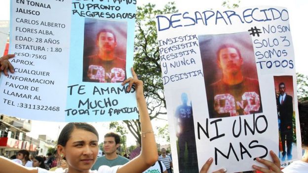 Protesta de familiares de desaparecidos en México.