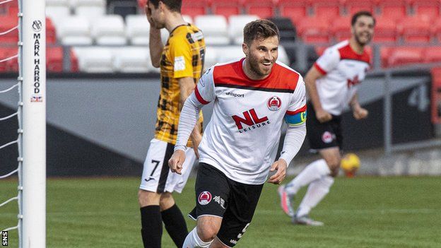 Clyde's move to bring David Goodwillie back on loan from Raith Rovers prompted Broadwood owners North Lanarkshire Council to rule out extending the stadium lease