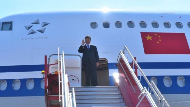 சென்னை விமான நிலையத்தில் விமானத்தில் இறங்கிய சீன அதிபர் ஷி ஜின்பிங்