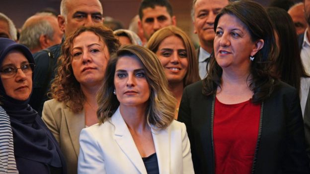 Selahattin Demirtaş'ın eşi Başak Demirtaş ve HDP Eş Genel Başkanı Pervin Buldan
