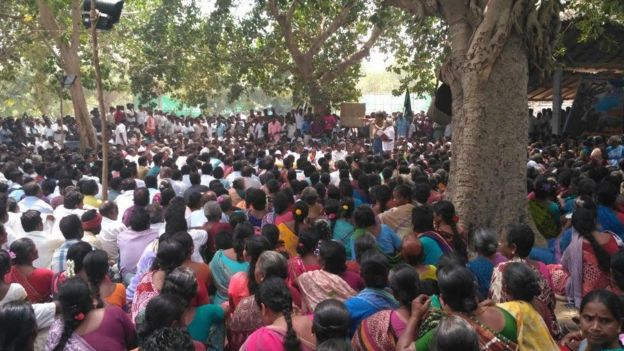 போராட்டத்தில் பங்கேற்ற ஏராளமான பெண்கள்