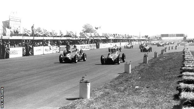 1950 British Grand Prix. Silverstone, Great Britain. 13th May 1950. Luigi Fagioli (Alfa Romeo 158, number 3) and Juan Manuel Fangio lead at the start