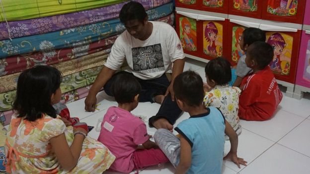 Anak-anak yang menderita HIV/Aids di rumah tampung satu-satunya di Indonesia yang terletak di Solo.