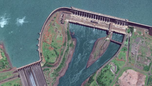 _114025069_paraguaydam.png