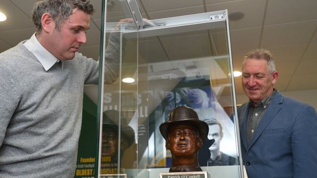 Fergus Dowd and Alan McLean of the Patrick O'Connell Memorial Fund at the unveiling of the bust