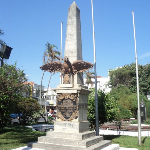 Monumento alusivo à passagem de D. Pedro em Pindamonhangaba