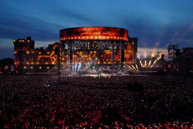 In Pictures: Coronation Concert And UK Street Parties - BBC News