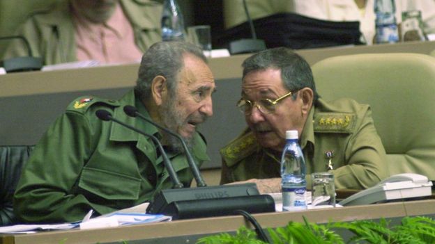 Fidel y Raúl Castro