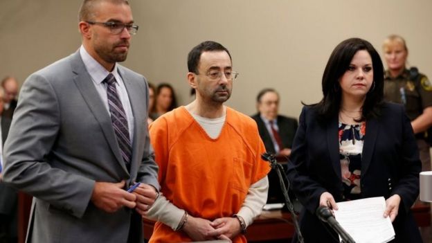 Larry Nassar en la audiencia de tribunales.