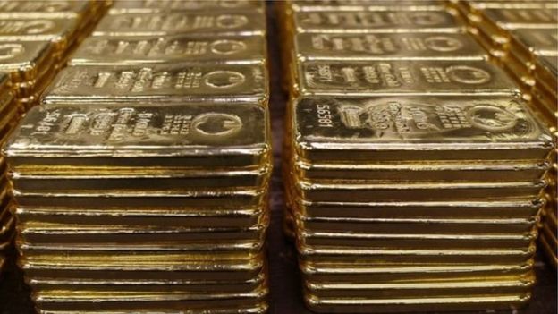 4 Millions De Roupies En Euros Un homme arrêté avec un kilo d'or dans le rectum - BBC News Afrique