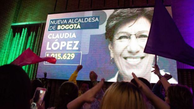 Seguidores de Claudia López celebrando