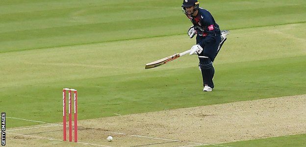 Kent batsman Ollie Robinson survived a run-out attempt off the final ball at Lord's