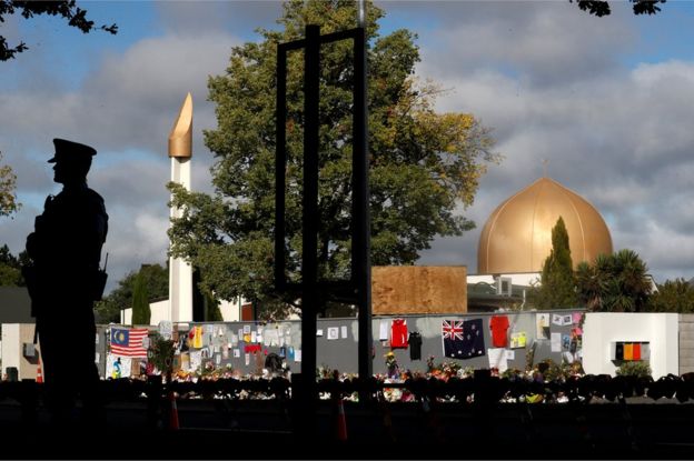 Christchurch: Officer stands guard by Al-Noor Mosque