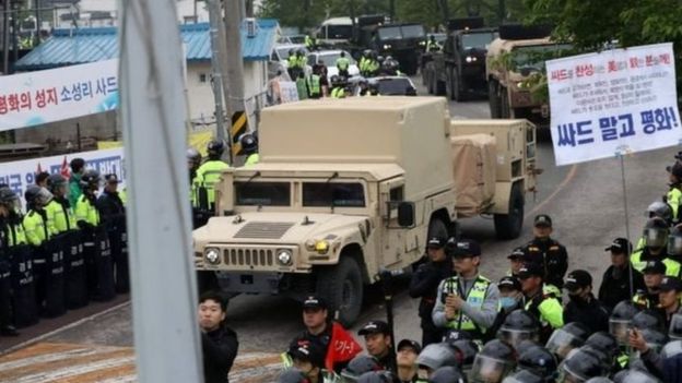 ஏவுகணை தடுப்பு சாதனங்கள் ராணு வாகனங்களில் எடுத்துச் செல்லப்படுகின்றன