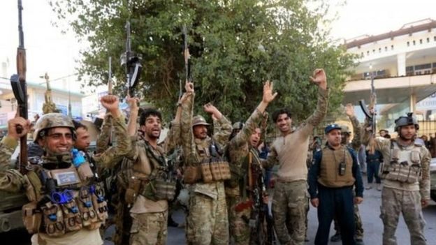 வெடிகுண்டு தாக்குதல் 15 பேர் பலி