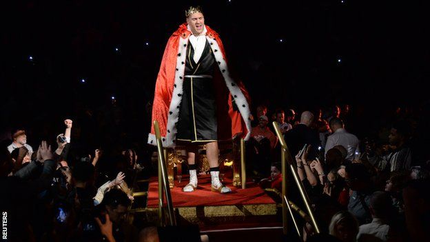 Tyson Fury arriving in the ring in Las Vegas on a throne