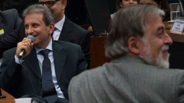 O doleiro Alberto Youssef e o ex-diretor da Petrobras Paulo Roberto Costa em uma CPI no Congresso