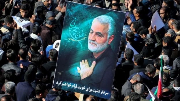 Iraníes durante el funeral de Qasem Soleimani