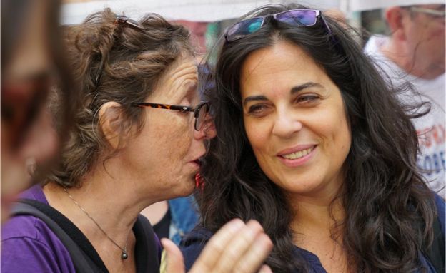 Liliana Furió y Analía Kalinec en la Marcha del día de la memoria, 2019