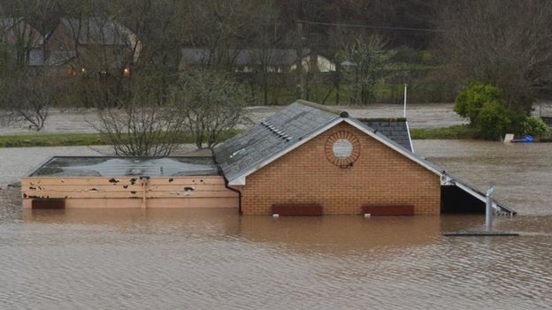 Coronavirus in Wales: Flood-hit families struggle with virus - BBC News