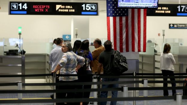 Punto de control de pasaportes del aeropuerto de Miami