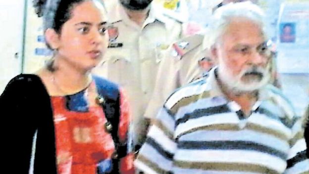 "தலைமை ஆசிரியர் - கல்லூரி மாணவி காதல்"