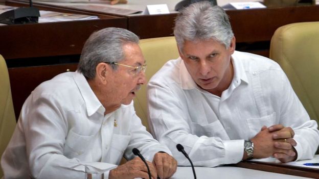 Raúl Castro promovió que Miguel Díaz-Canel ingresará en el Buró Político del Partido Comunista. Foto: AFP